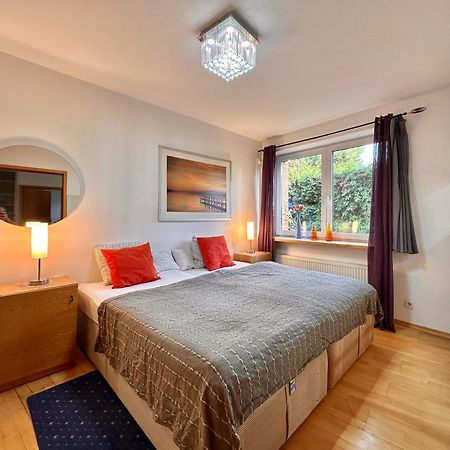 Villa In Bio Garden - You Will Save Money Here Prag Exteriör bild